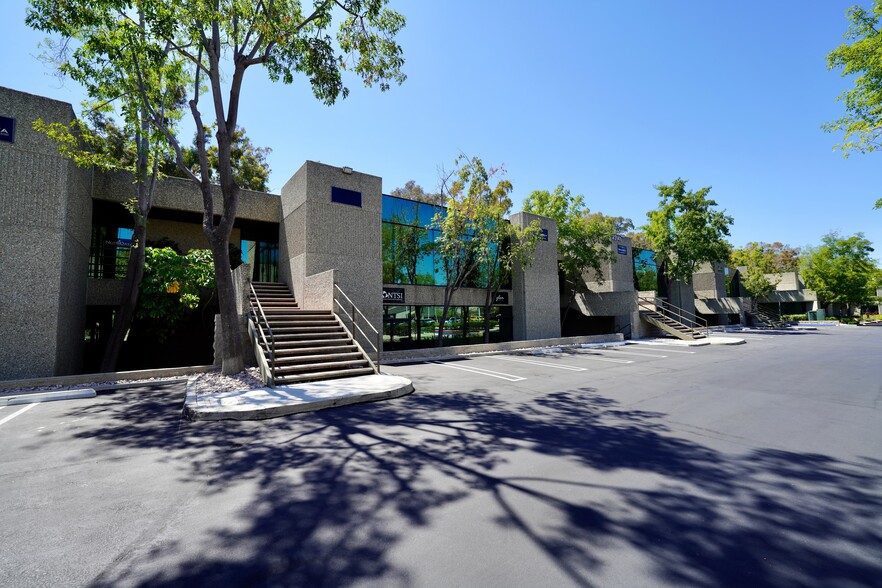 23181 Verdugo Dr, Laguna Hills, CA for lease - Building Photo - Image 1 of 6