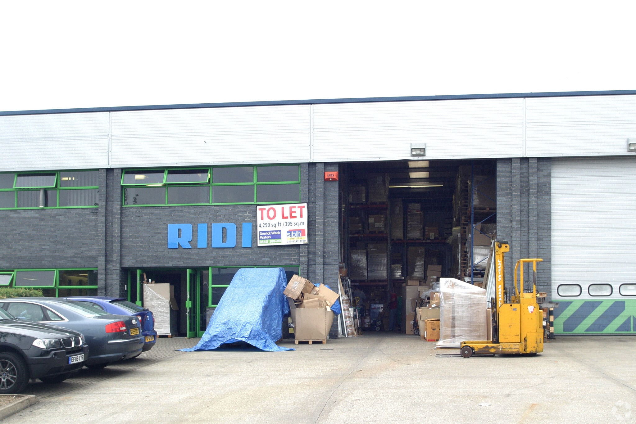 14 Spire Green Center, Harlow for sale Primary Photo- Image 1 of 1