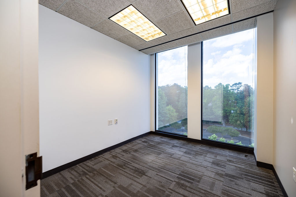 56 Perimeter Ctr E, Atlanta, GA for lease Building Photo- Image 1 of 3