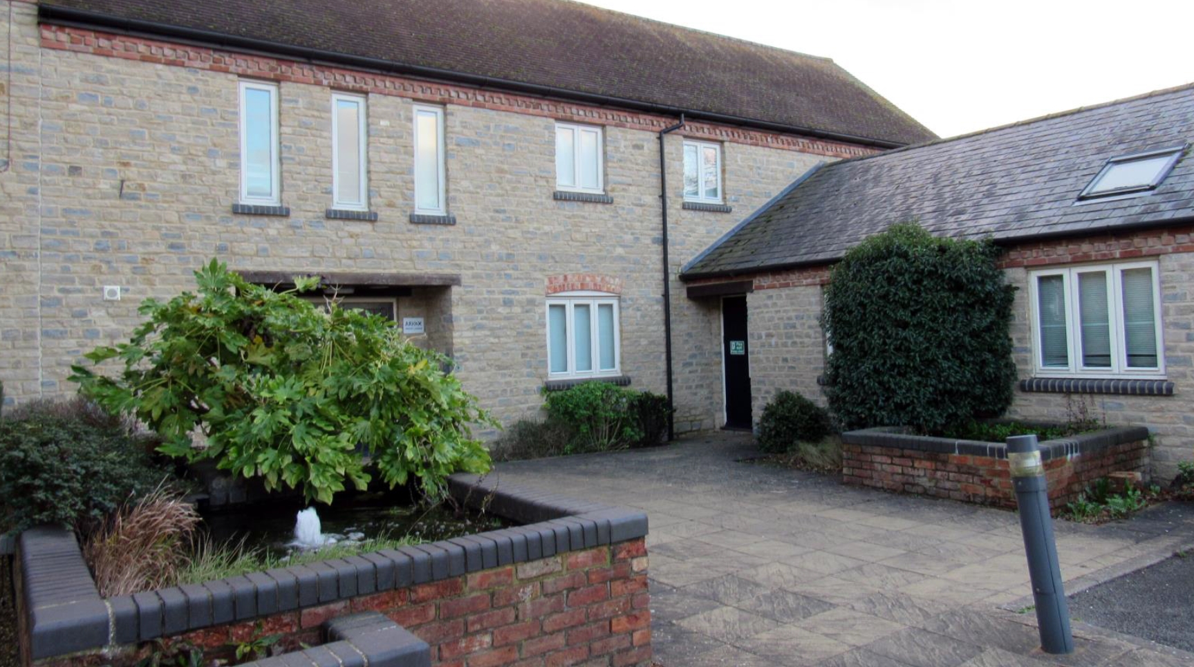 Mercer Manor Barns, Newport Pagnell for lease Primary Photo- Image 1 of 6