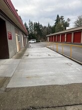 12715 Miller Rd NE, Bainbridge Island, WA for lease Interior Photo- Image 1 of 6