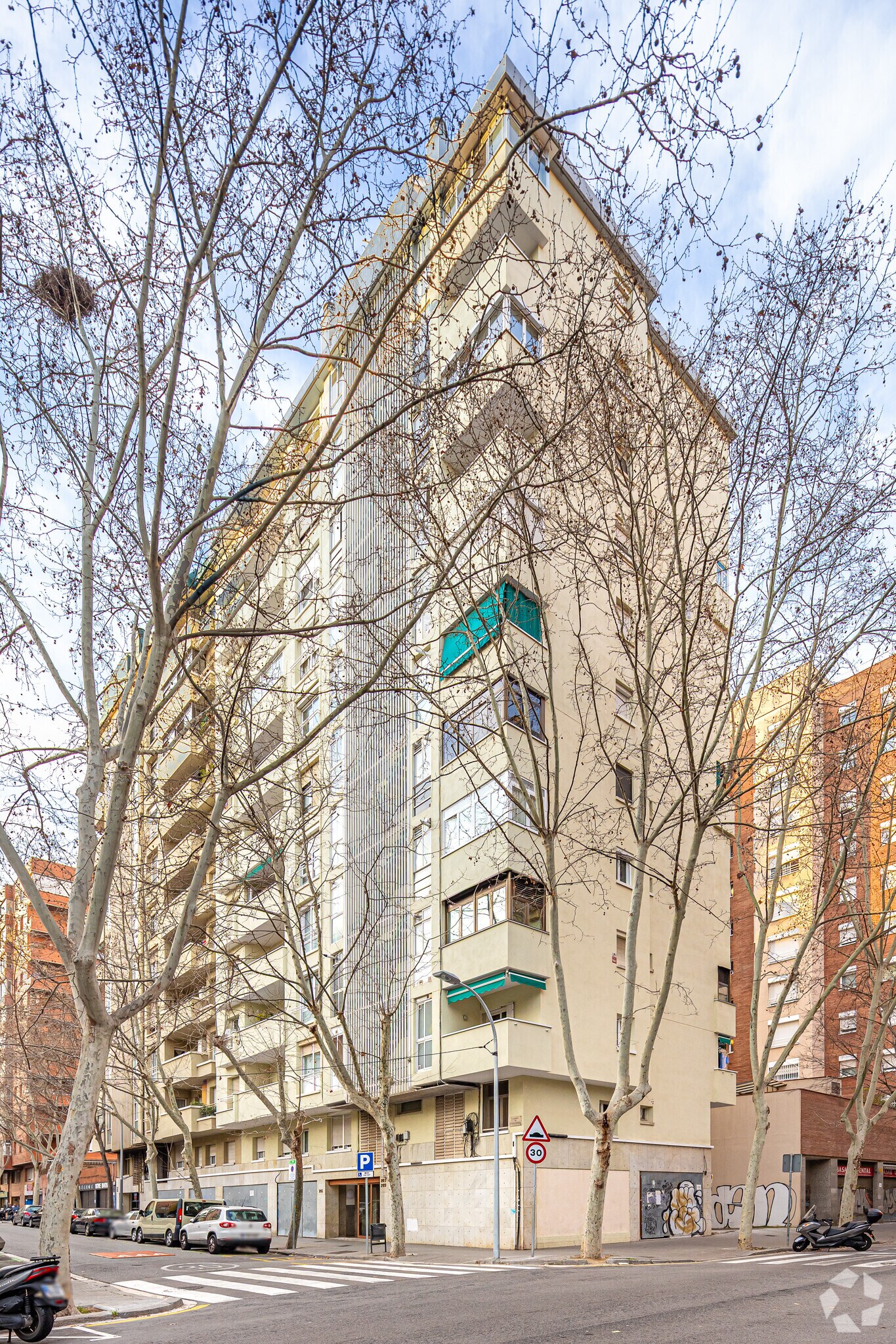 Retail in Barcelona, Barcelona for lease Primary Photo- Image 1 of 5