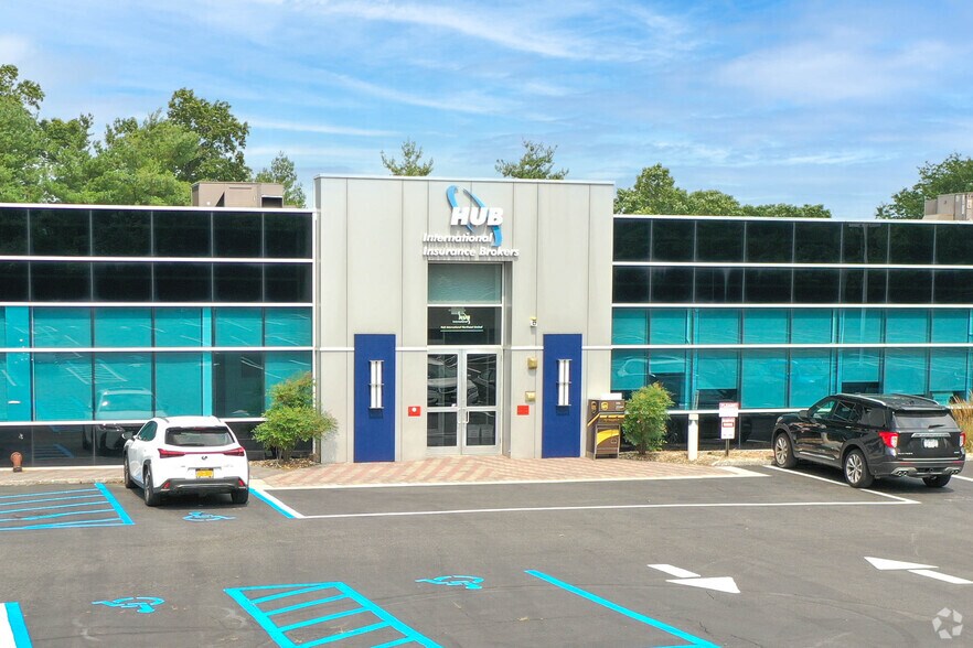 100 Sunnyside Blvd, Woodbury, NY 11797 Office for Lease