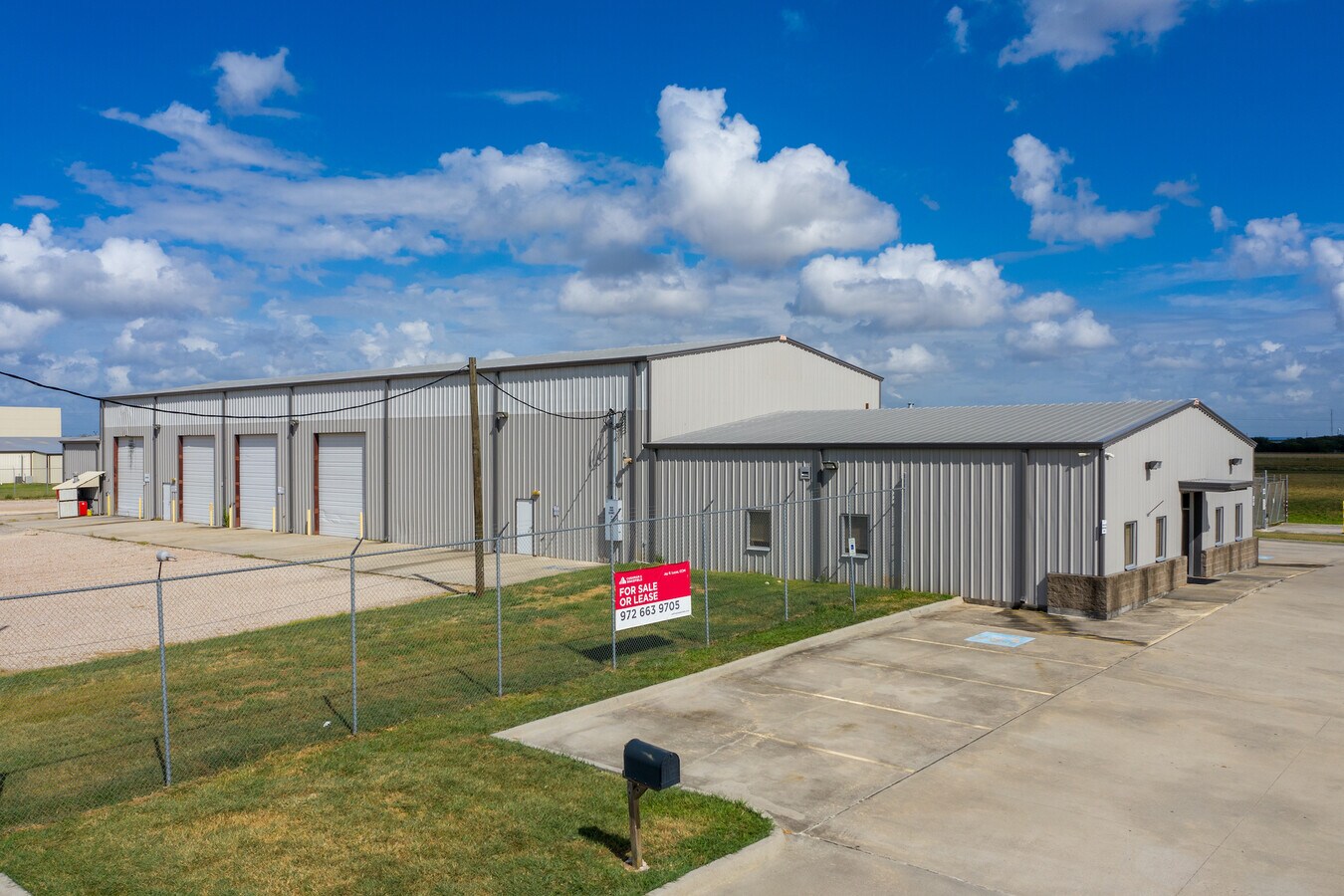 1406 Stubbs Dr, El Campo, TX 77437