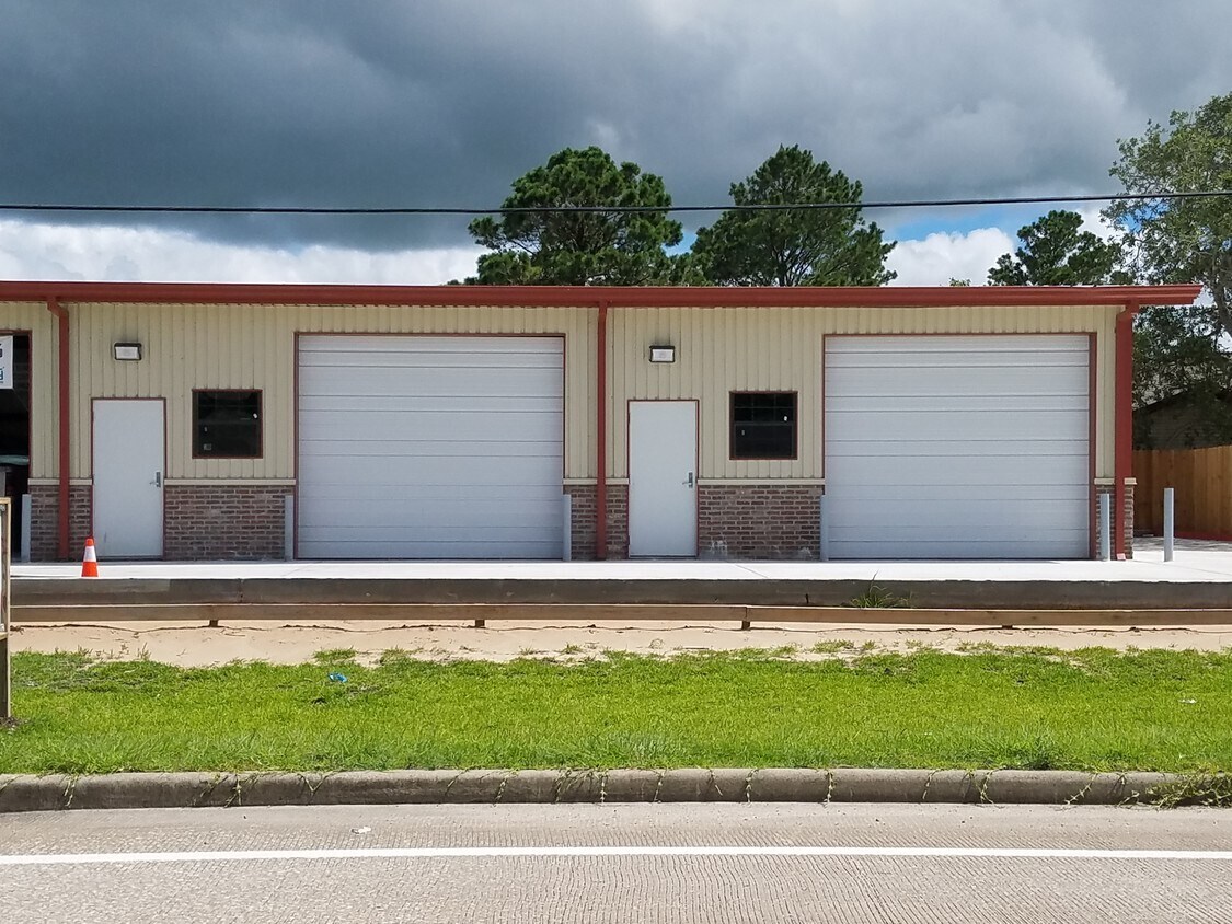11235 FM 1764 Rd, Santa Fe, TX for sale Primary Photo- Image 1 of 1