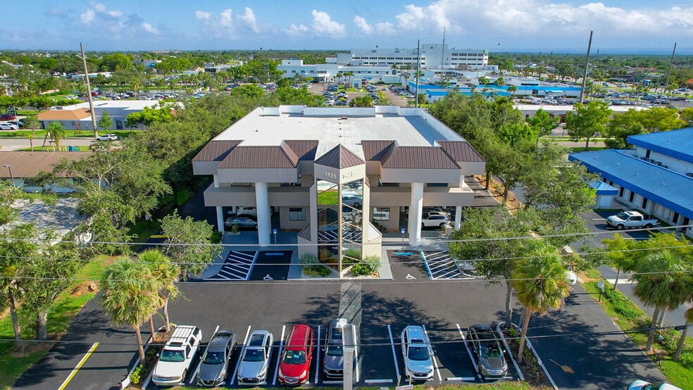 1425 Viscaya Pky, Cape Coral, FL for lease - Building Photo - Image 3 of 20