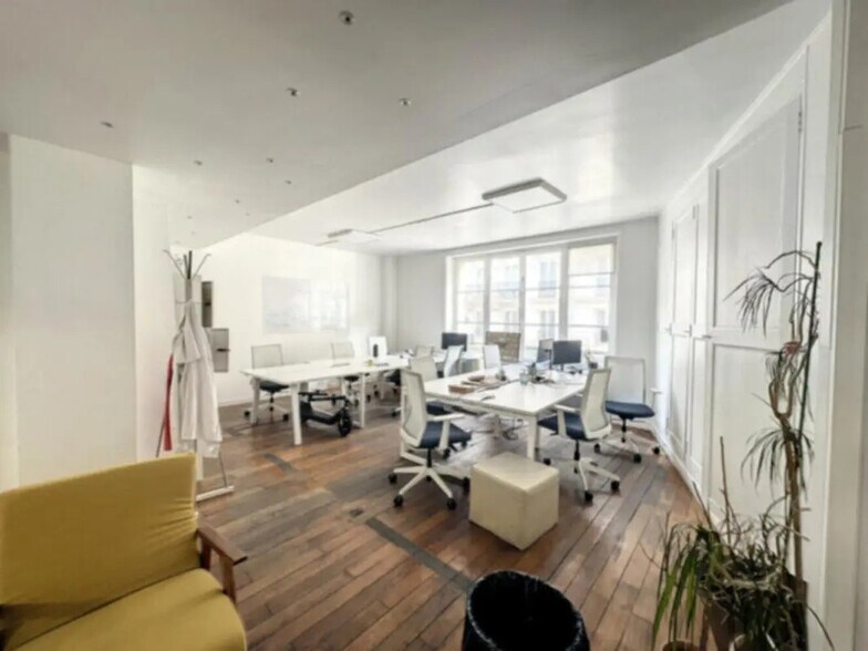 Office in Paris for lease - Interior Photo - Image 3 of 5