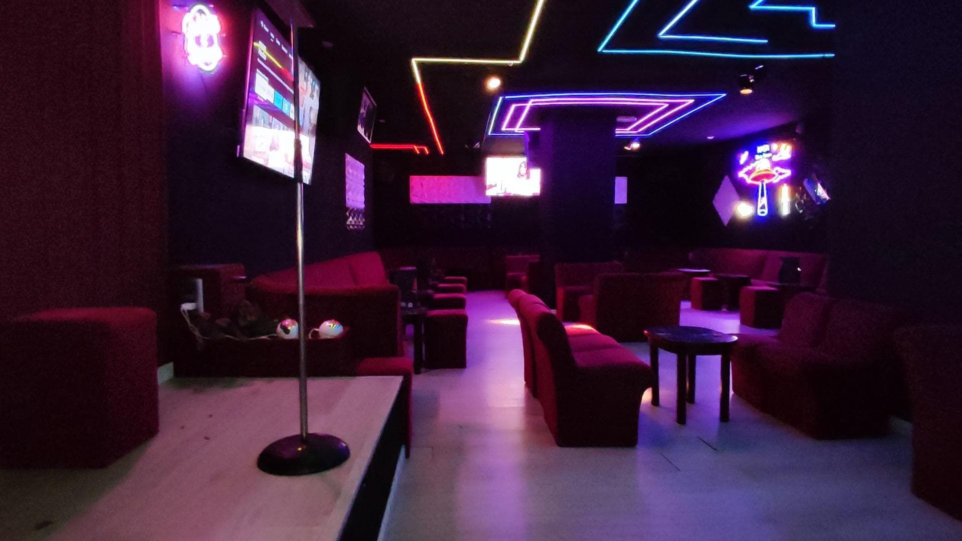 Retail in Barcelona, Barcelona for lease Interior Photo- Image 1 of 6