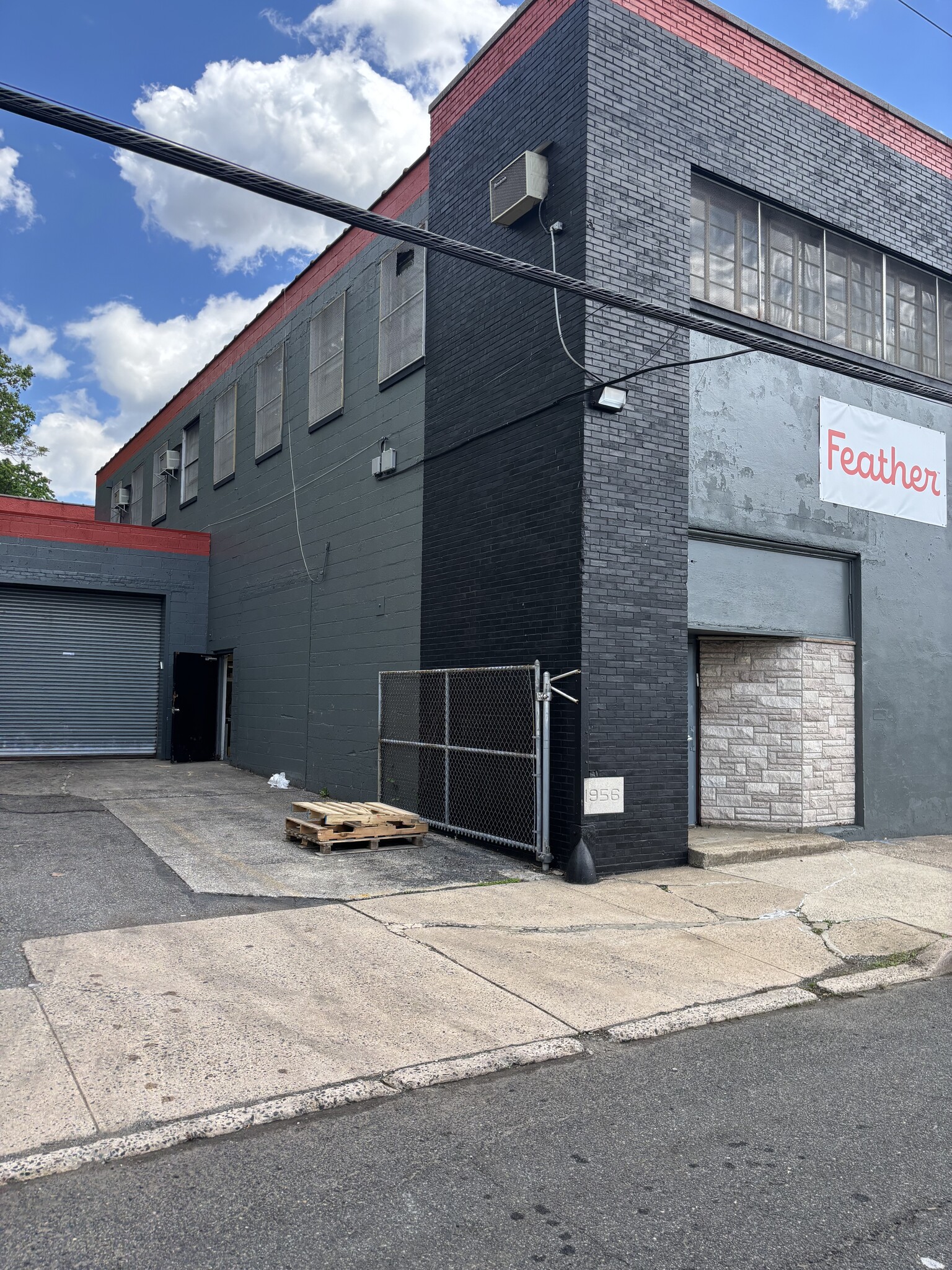 200-204 Railroad Ave, Hackensack, NJ for lease Building Photo- Image 1 of 3