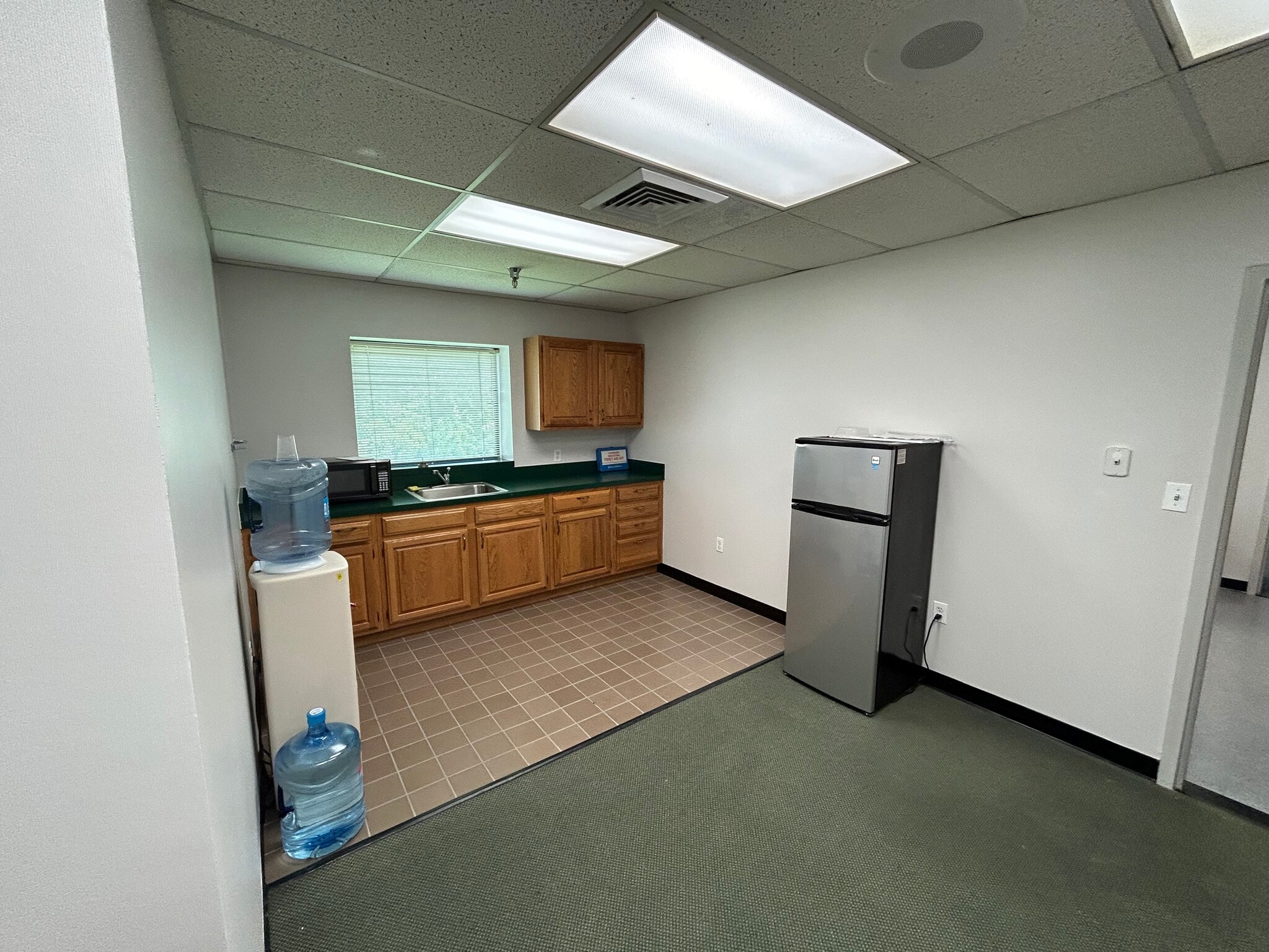 8831 Satyr Hill Rd, Parkville, MD for lease Interior Photo- Image 1 of 4