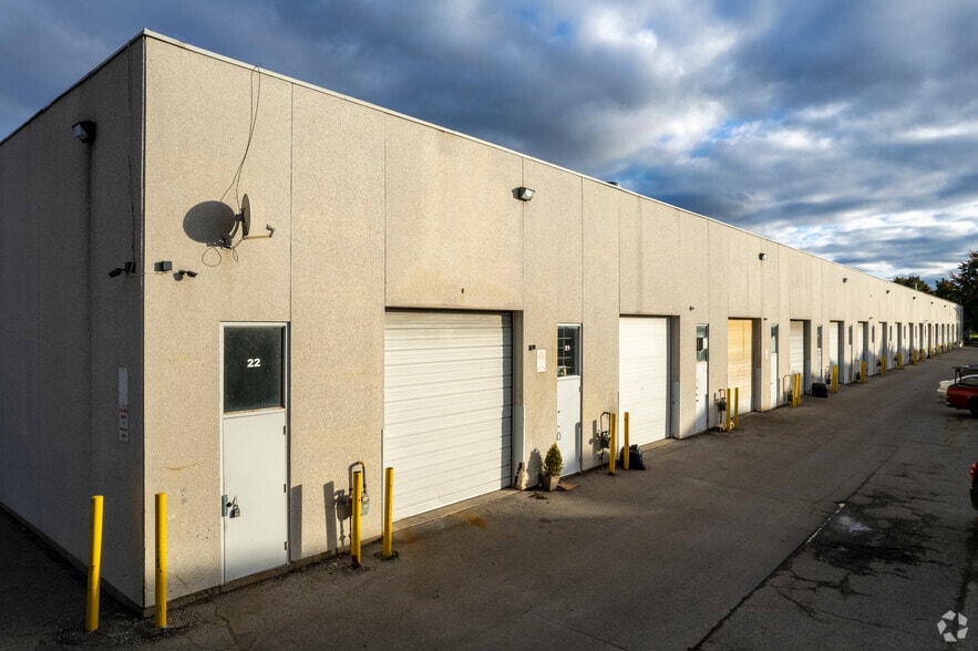130 Industry St, Toronto, ON for lease - Building Photo - Image 3 of 15