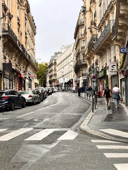 Retail in Paris for lease - Building Photo - Image 1 of 5