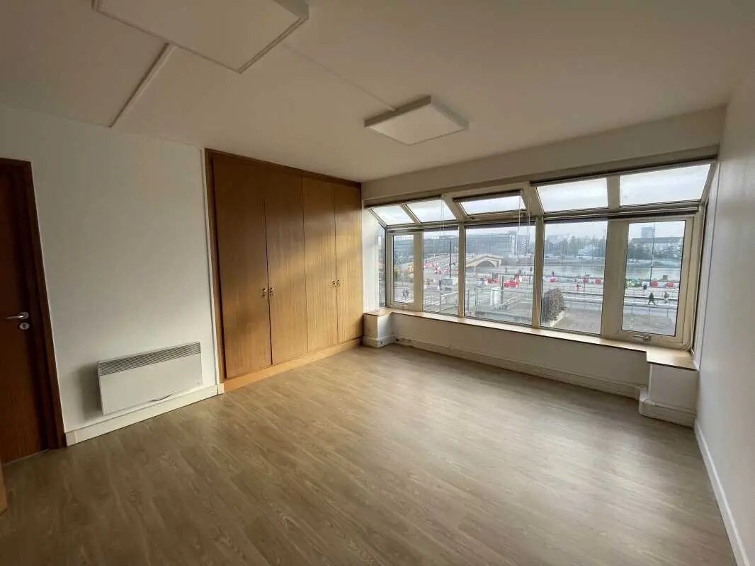 3 Place Commandant Jean L'Herminier, Nantes for lease Interior Photo- Image 1 of 8