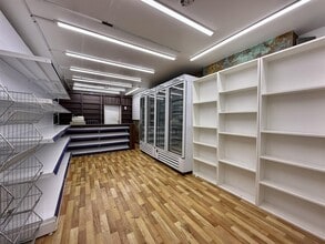 393 Sheffield Rd, Chesterfield for lease Interior Photo- Image 1 of 6