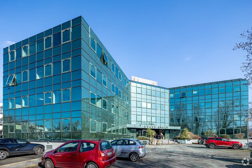 2 Avenue De Chavailles, Bruges for lease - Primary Photo - Image 1 of 3