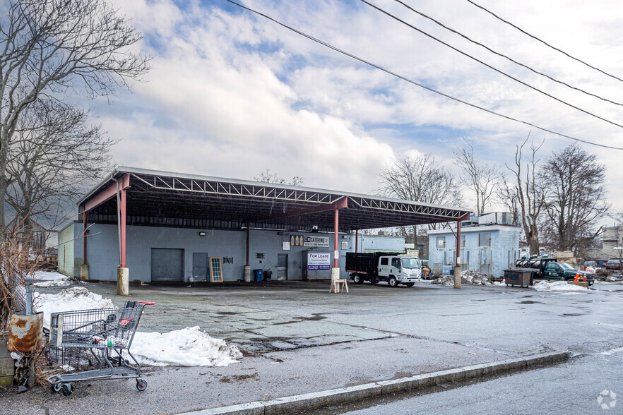 16 Fountain St, Waltham, MA for lease - Primary Photo - Image 1 of 5