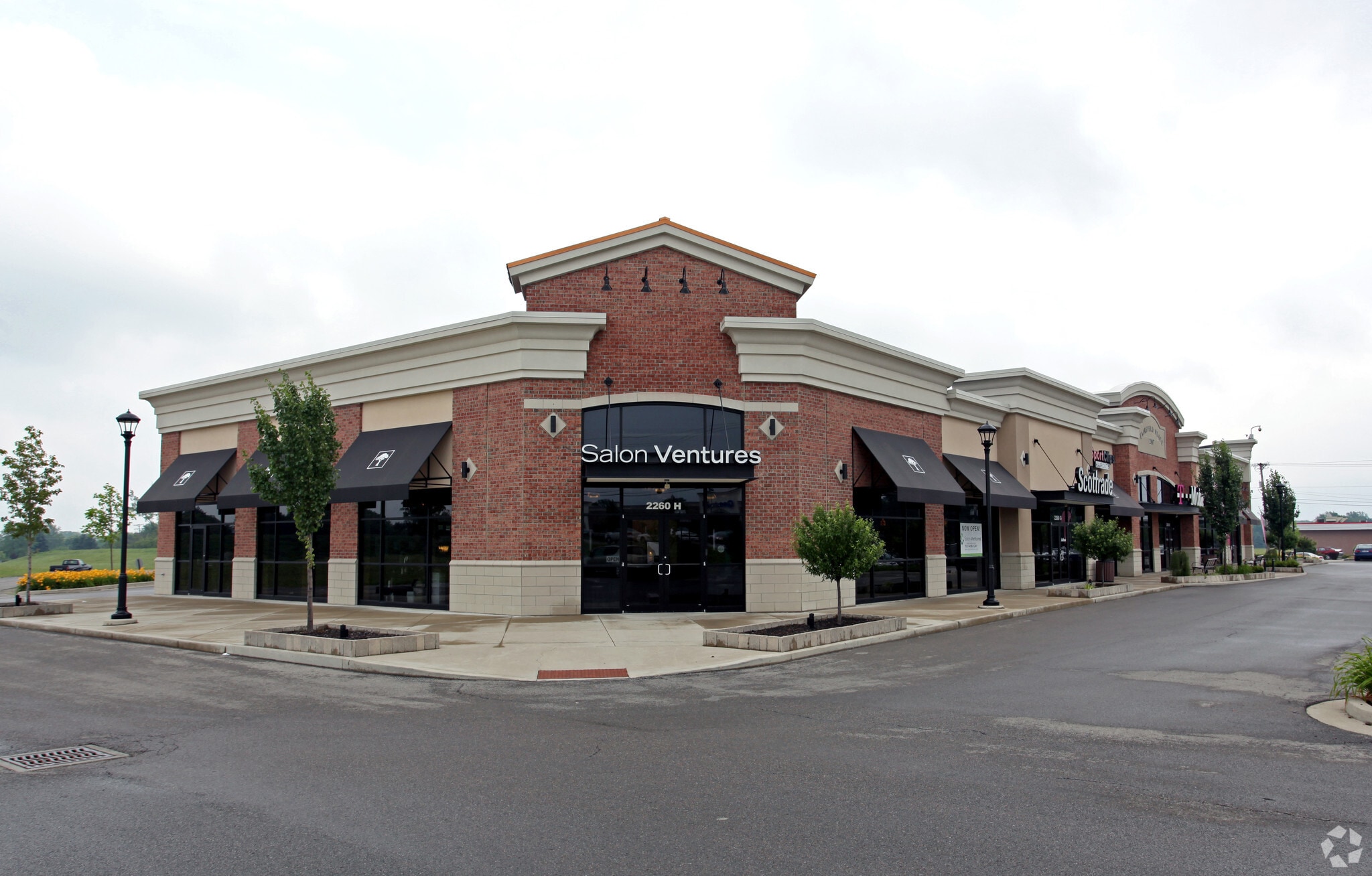 2260 N Fairfield Rd, Dayton, OH for lease Building Photo- Image 1 of 11