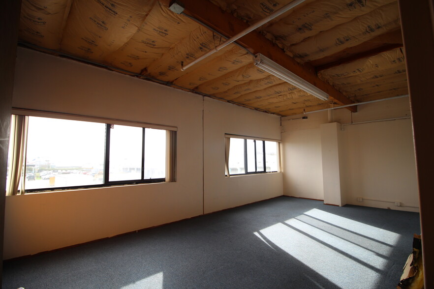 1731 Adrian Rd, Burlingame, CA for lease - Interior Photo - Image 3 of 13