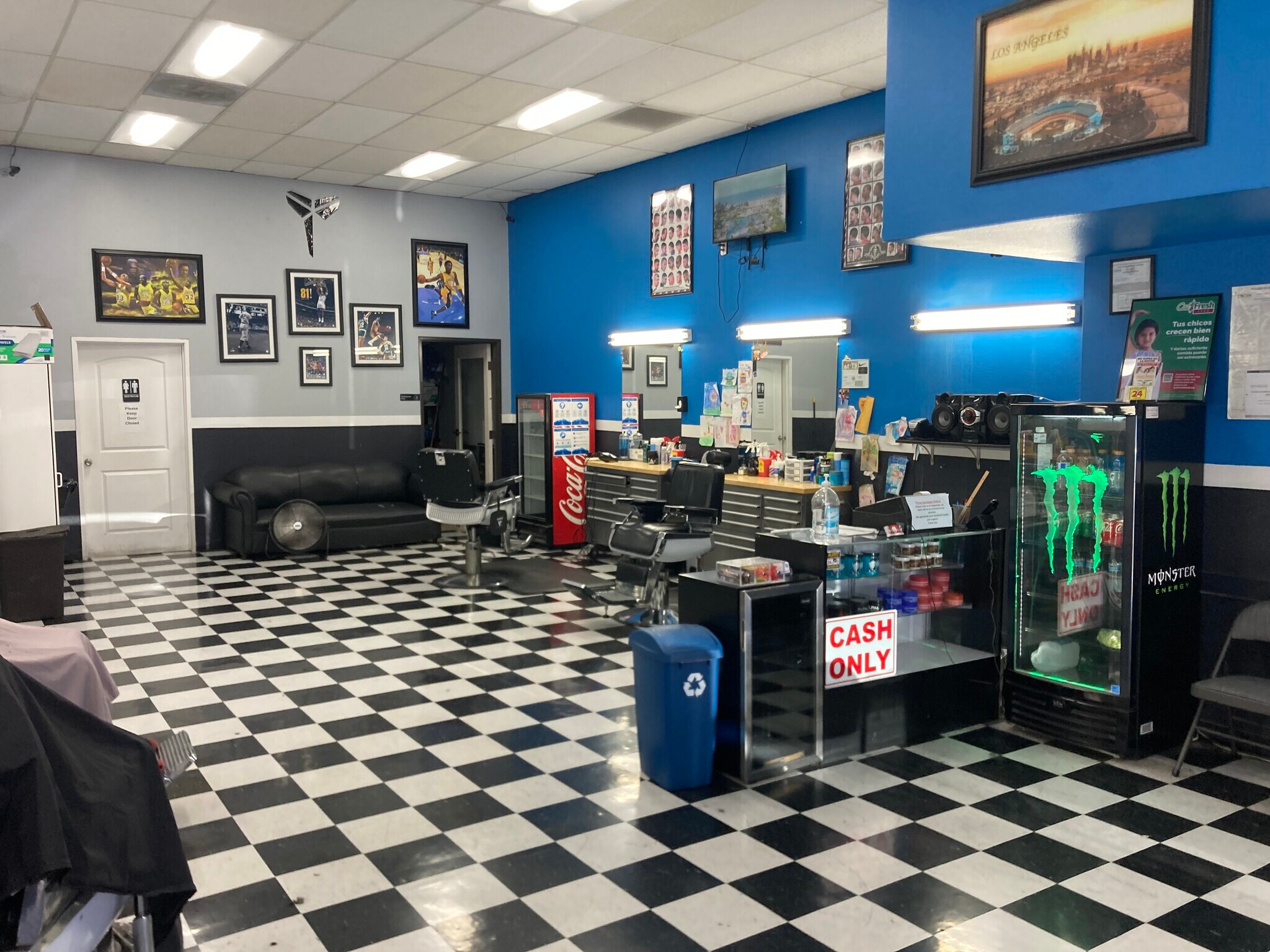 7335 Van Nuys Blvd, Van Nuys, CA 91405 1,000 SF of retail &r 20,000