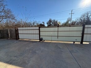 3875 E Waterloo Rd, Edmond, OK for lease Building Photo- Image 2 of 8