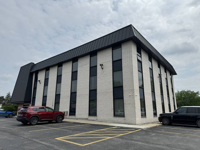 500 W Plainfield Rd, Countryside, IL for lease - Building Photo - Image 1 of 16