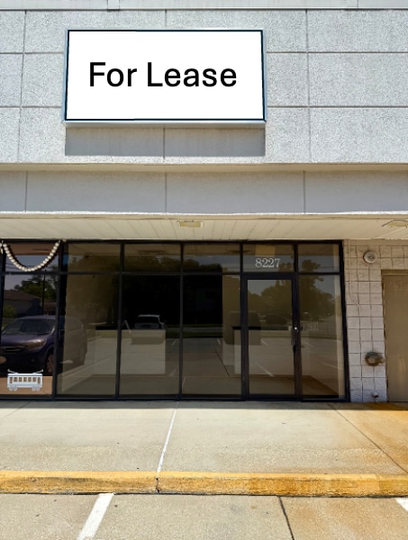 8225-8227 Jefferson Hwy, Harahan, LA for lease Building Photo- Image 1 of 6