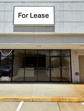 8225-8227 Jefferson Hwy, Harahan, LA for lease Building Photo- Image 1 of 6