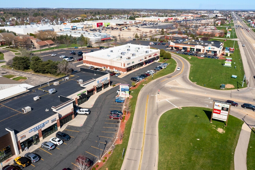 6230-6250 E State St, Rockford, IL for lease - Building Photo - Image 2 of 8