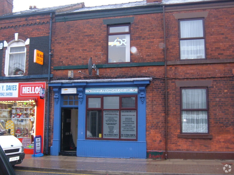 42 Wigan Ln, Wigan for sale - Building Photo - Image 2 of 4