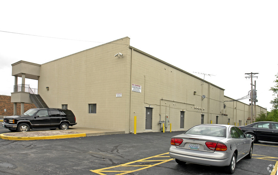 1-40 Fox Valley Ctr, Arnold, MO for lease - Building Photo - Image 2 of 6