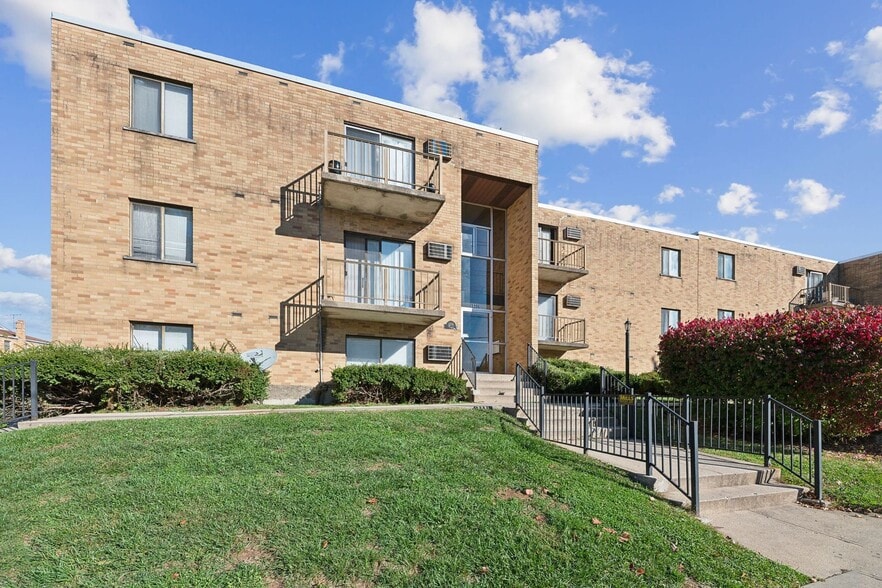 3204 Mozart Ave, Cincinnati, OH for sale - Building Photo - Image 2 of 28