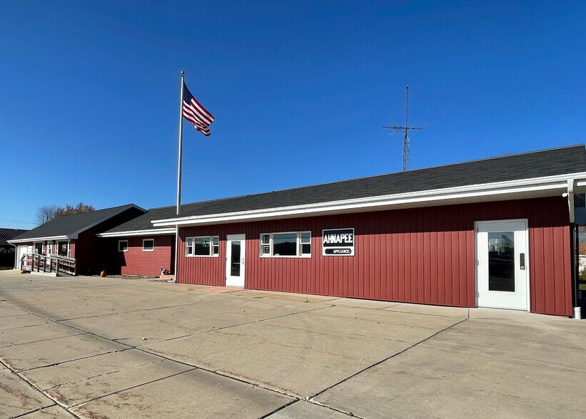 1009 Jefferson St, Algoma, WI 54201 Retail for Sale
