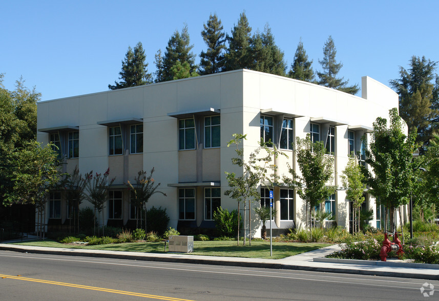 900 University Ave, Sacramento, CA for lease - Building Photo - Image 2 of 2