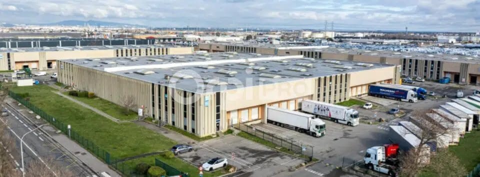 Flex in Corbas for lease - Building Photo - Image 1 of 2