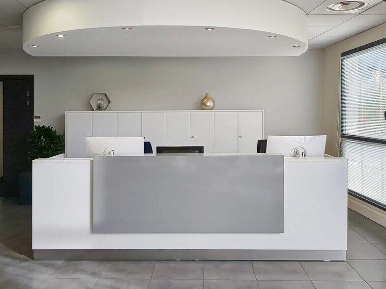 Office in Aix-en-Provence for lease - Interior Photo - Image 3 of 25