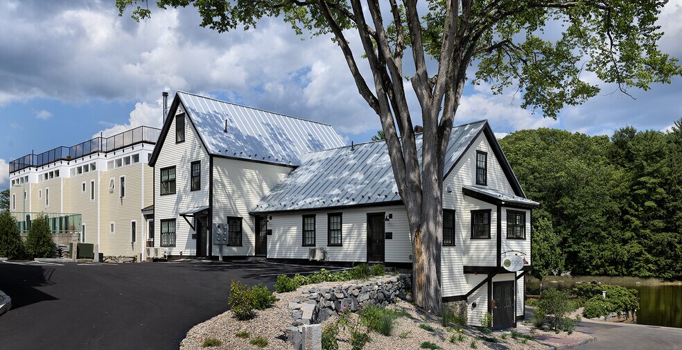 13 Water St, Newmarket, NH 03857 Office/Retail for Lease