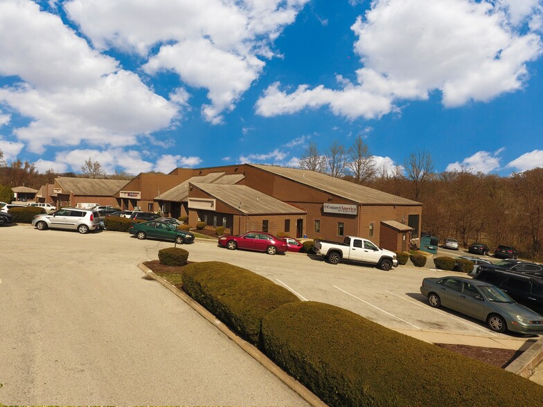 835-845 Sussex Blvd, Broomall, PA for lease - Building Photo - Image 3 of 7