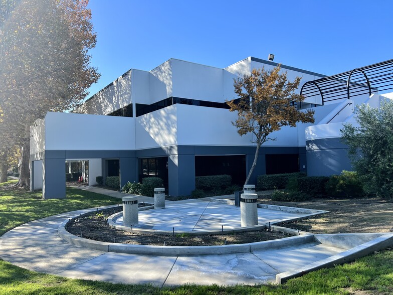 8632 Archibald Ave, Rancho Cucamonga, CA for lease - Building Photo - Image 1 of 3