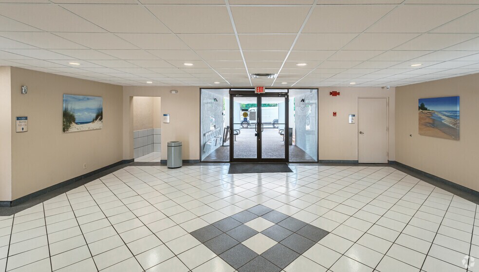 8333 W McNab Rd, Tamarac, FL for lease - Lobby - Image 3 of 54