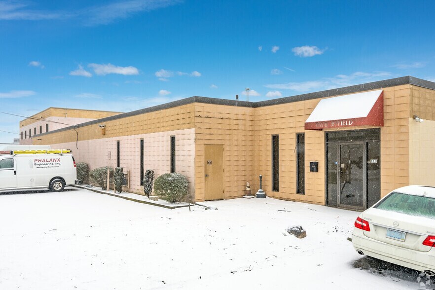 110 Byfield St, Warwick, RI for sale - Primary Photo - Image 1 of 1