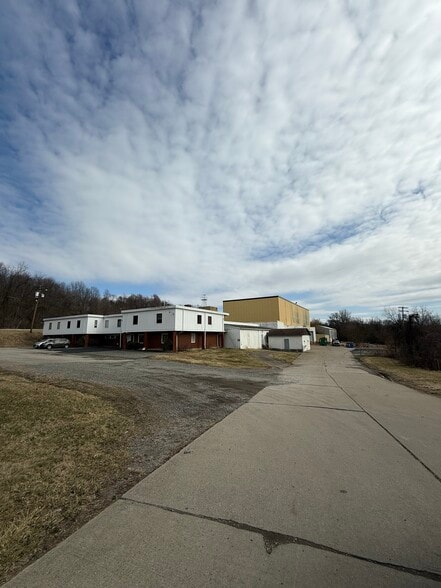 248 Monkey Wrench Rd, North Huntingdon, PA for lease - Building Photo - Image 1 of 6