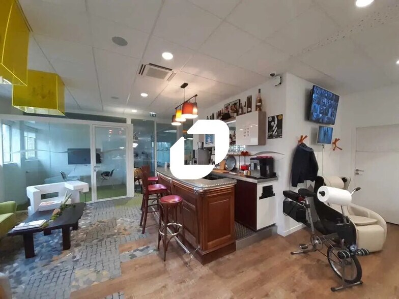 Flex in Buc for lease - Building Photo - Image 3 of 26