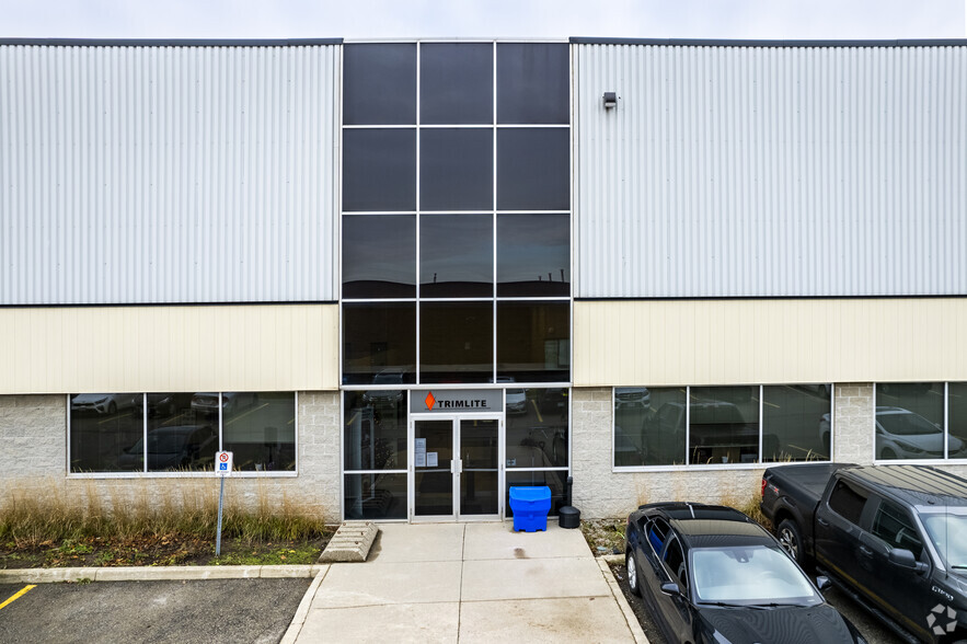 4240 Harvester Rd, Burlington, ON for lease - Building Photo - Image 3 of 5