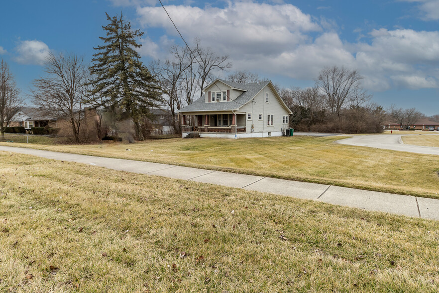 7283 Old Troy Pike, Huber Heights, OH for sale - Building Photo - Image 3 of 16