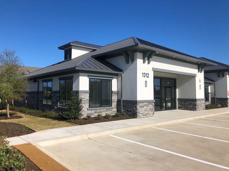 1312 W Exchange Pkwy, Allen, TX for lease - Building Photo - Image 1 of 5