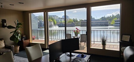9 Lake Bellevue Dr, Bellevue, WA for lease Interior Photo- Image 2 of 2