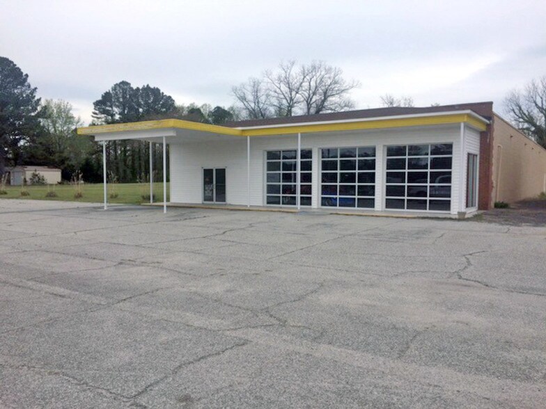 5041 General Puller Hwy, Locust Hill, VA for sale - Primary Photo - Image 1 of 1