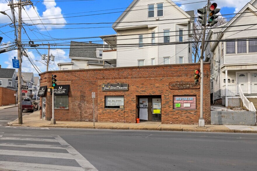 192-196 Elm St, Everett, MA for sale - Building Photo - Image 1 of 1