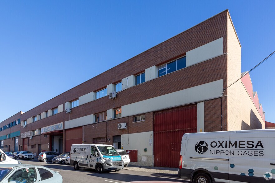 Calle de Torre de Don Miguel, 33, Madrid, Madrid for lease - Primary Photo - Image 1 of 7