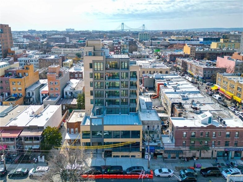 816 58th St, Brooklyn, NY for lease - Building Photo - Image 2 of 8